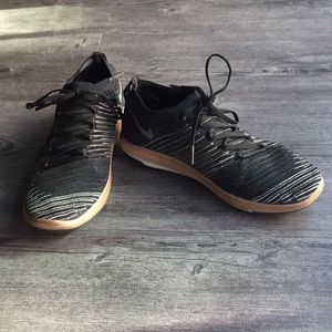 Nike Free Transform Flyknit Sneaker